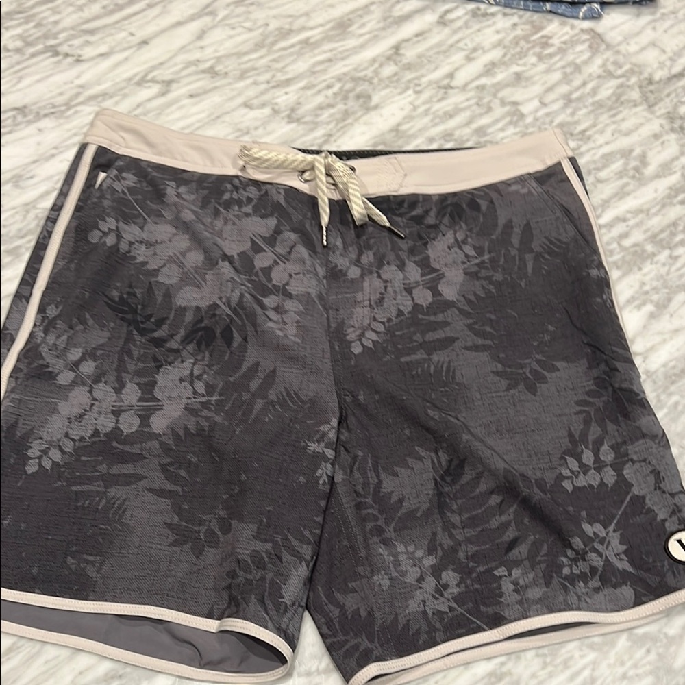 Vuori Gray Floral Men Swim Board Shorts